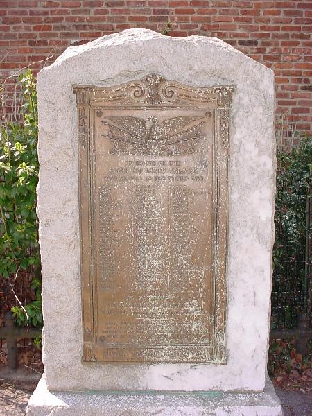 Zoom on the image : City Island World War Memorial